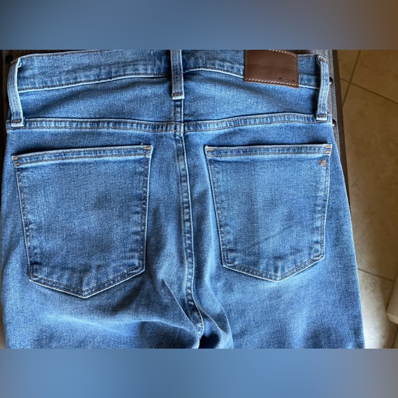 MADEWELL 10" High-Rise Skinny Jeans in Dewitt Wash:Button-Front TENCEL Denim - Picture 10 of 16